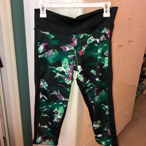 Adidas athletic “leggings” (M)